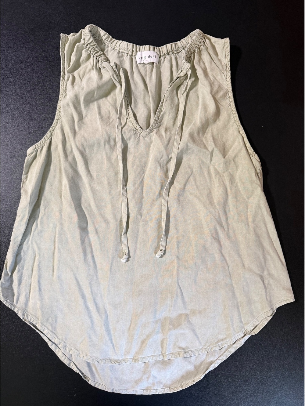 Bella Dahl‎ Sleeveless Blouse in Sage Green, Size Medium, 100% Tencel Lyocell